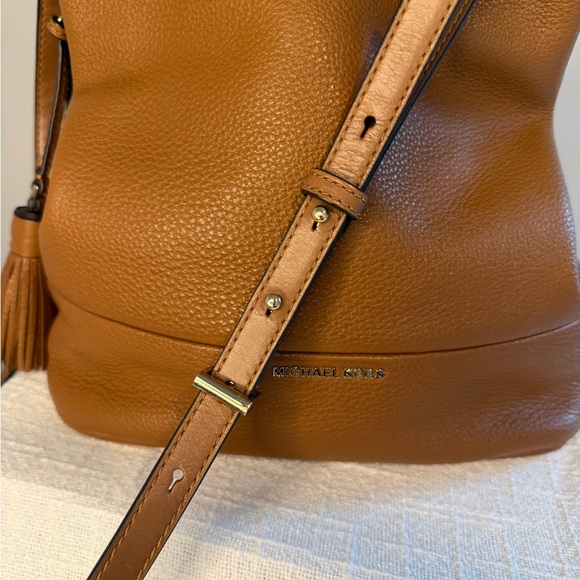 Michael Kors Kip Bucket Bag - Tan - Picture 8 of 14